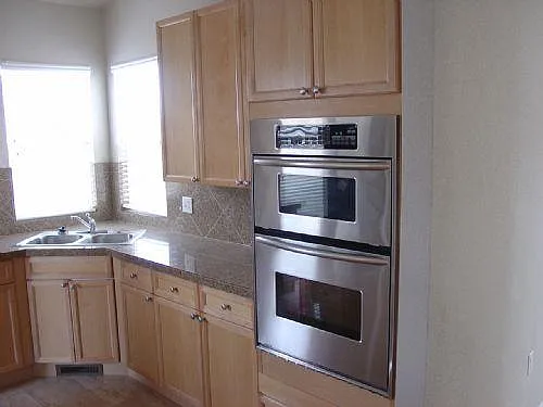 16449 Homestead Ct — Photo 8