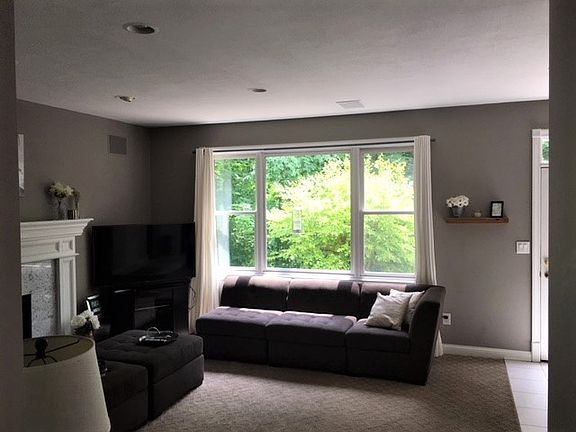 5th image of 1023 Red Oak Dr