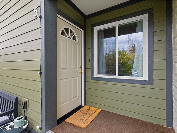 4th image of 5 Cypress Court UNIT 5