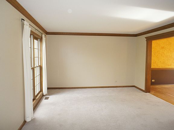 5th image of 60 Breckenridge Dr