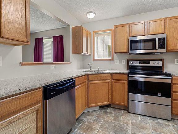 4th image of 513 109th Ln NW