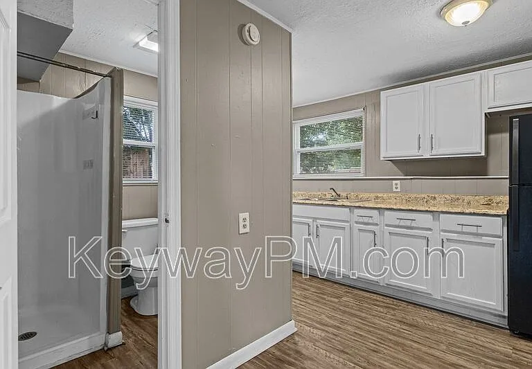 116 Argyle Ave #B — Photo 7