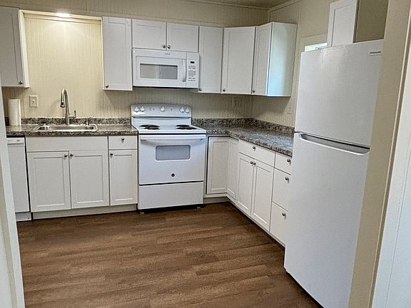 4th image of 106 Lawrence St #2