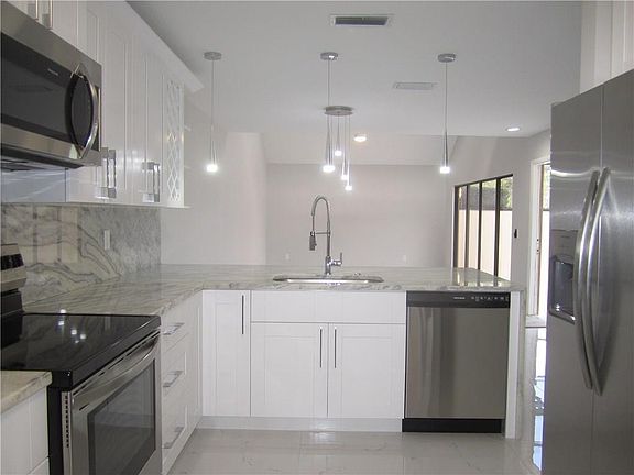 2nd image of 1100 SE Mitchell Ave APT 404
