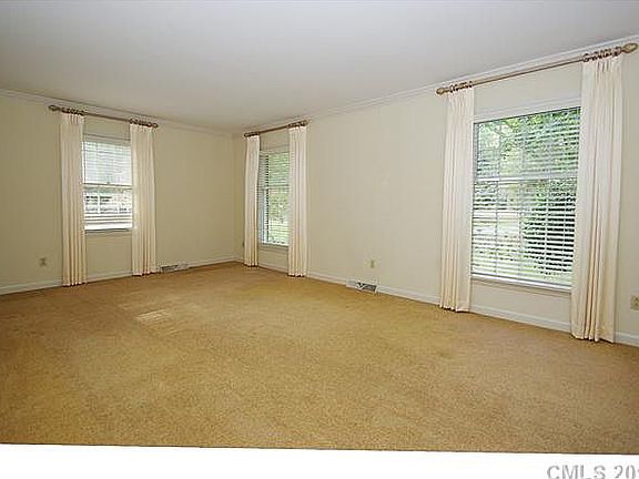 5th image of 5644 Lansing Dr