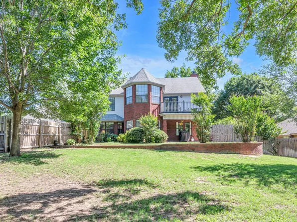 807 Woodland Trl N, Bowie, TX 76230