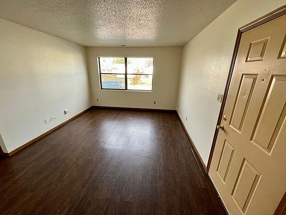 2nd image of 713-715 2165th #719-721-727