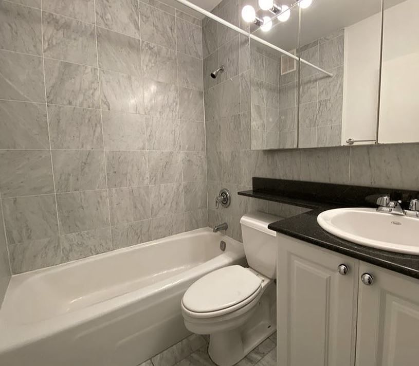 2nd image of 207 E 27th St APT 7F