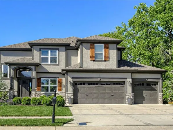 6757 NW Meyers Cir, Parkville, MO 64152