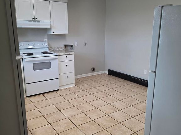 2nd image of 144 Orchard Rd #9