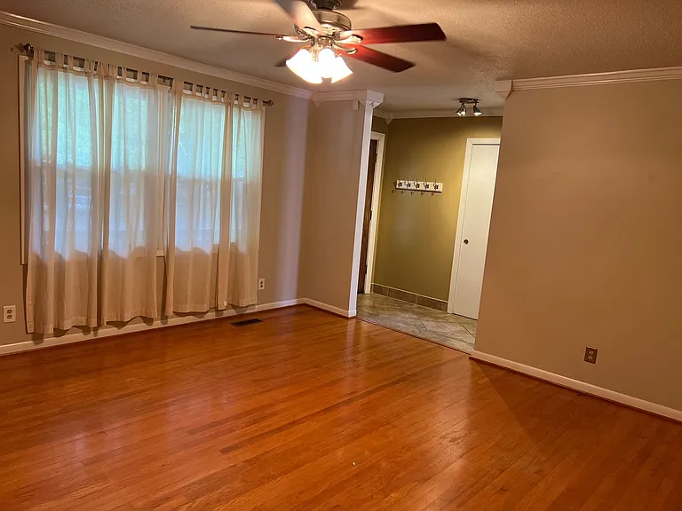 3013 Chestnut View Dr — Photo 8