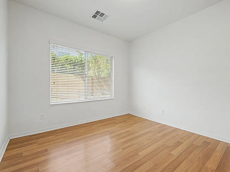 2048 W Monte Cristo Ave — Photo 16