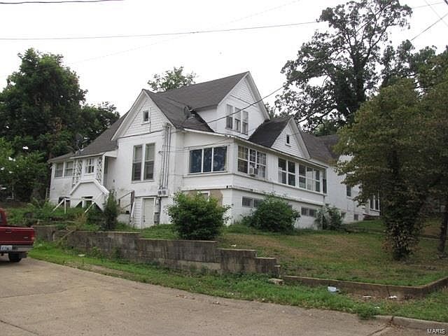1st image of 934 Nooney St