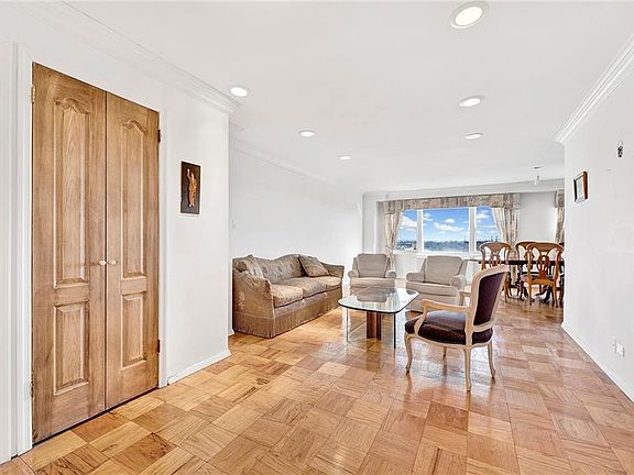 4th image of 1170 Ocean Pkwy #Phe