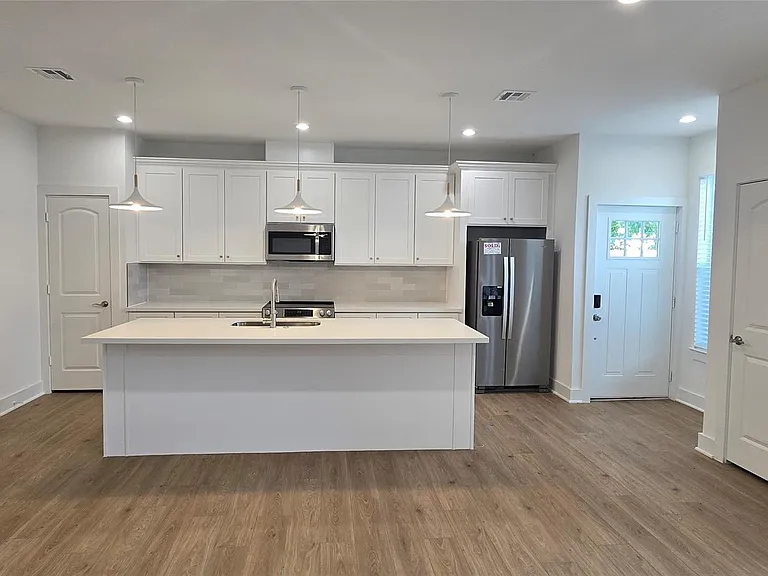 1475 Ferguson Way #A — Photo 8