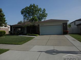 22232 Colette St, Trenton, MI 48183