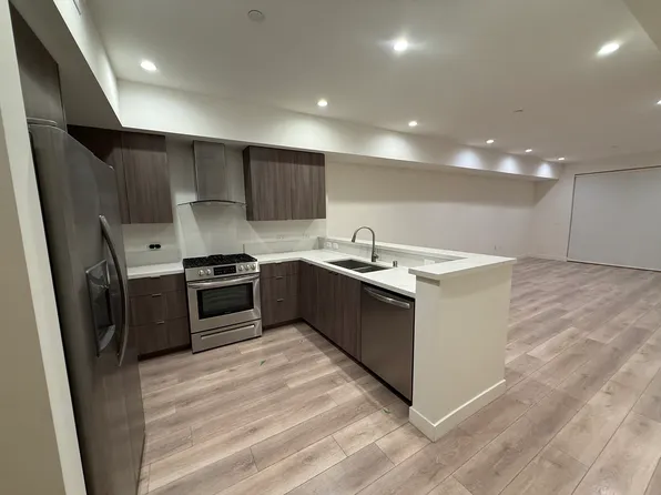 1307 N Bronson Ave #202, Los Angeles, CA 90028