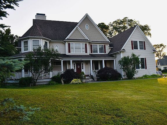 5th image of 24 Mariana Farms Dr