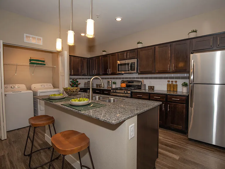 A1 774 SQFT 1 Bed 1 Bath