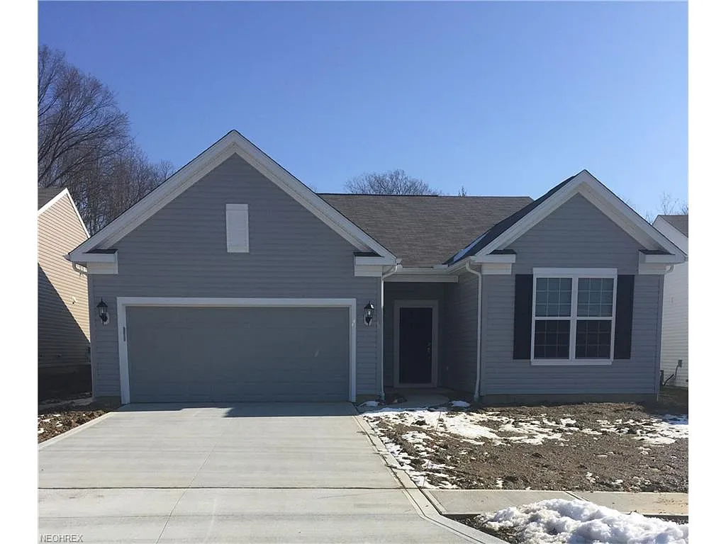 521 Arbor Ln photo 1
