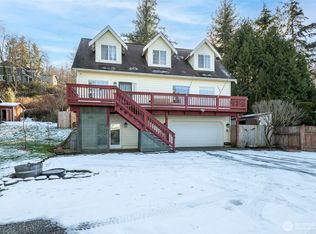105 Cedar Ave S, Eatonville, WA