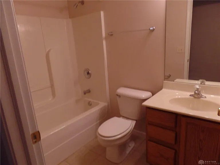 120 S Cherry St — Photo 15