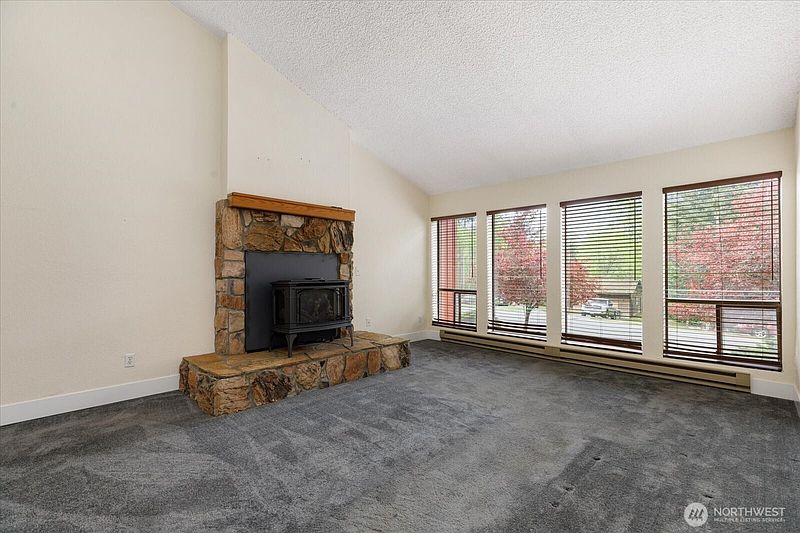 4th image of 2190 Norcliffe Way
