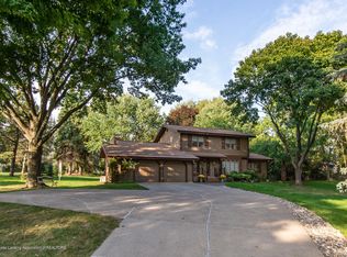 5901 E Sleepy Hollow Ln, East Lansing, MI 48823