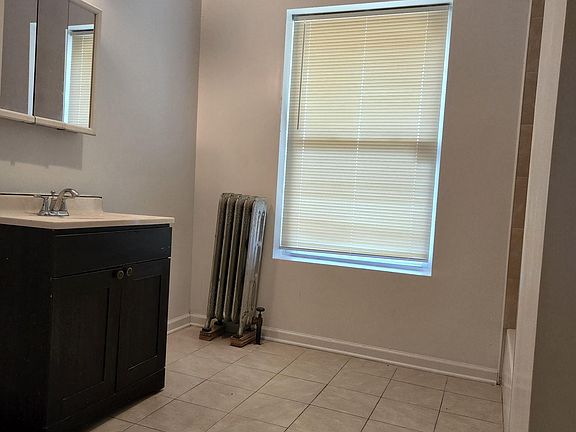 5th image of 6815 S Harper Ave #2
