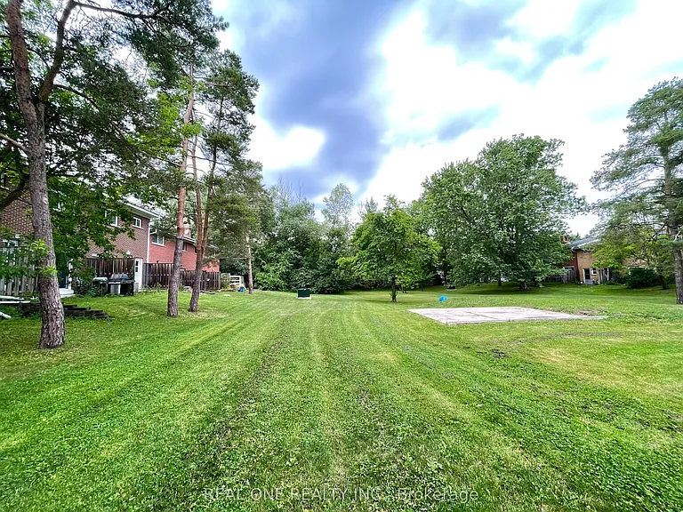 290 Westcourt Pl — Photo 34