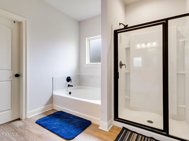107 Interpreter St — Photo 11