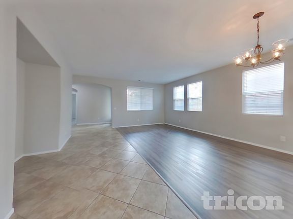 3rd image of 29810 Cottonwood Cove Dr