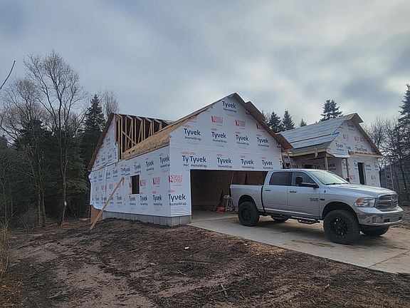 5th image of 691 Orton St