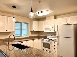 1220 N 45th St APT 213, Seattle, WA 98103