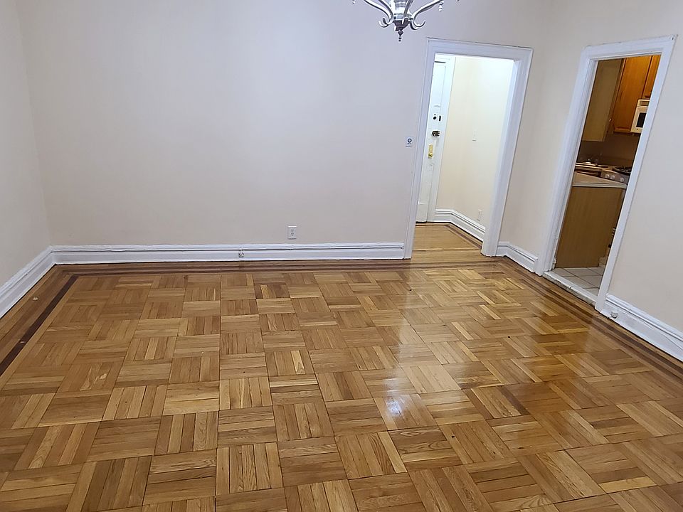 1st image of 4702 15th Ave Floor 3