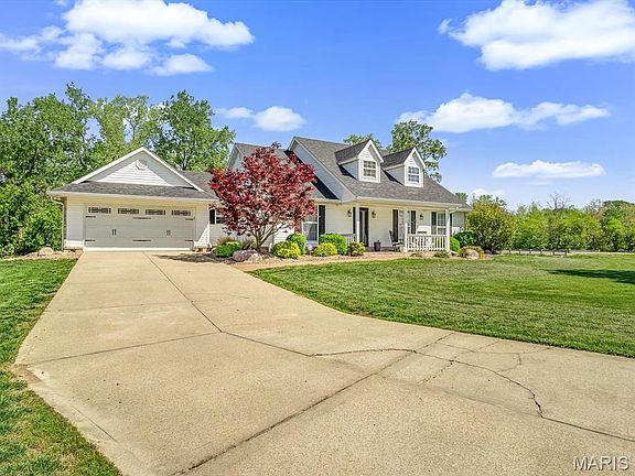 5th image of 5483 White Oak Dr