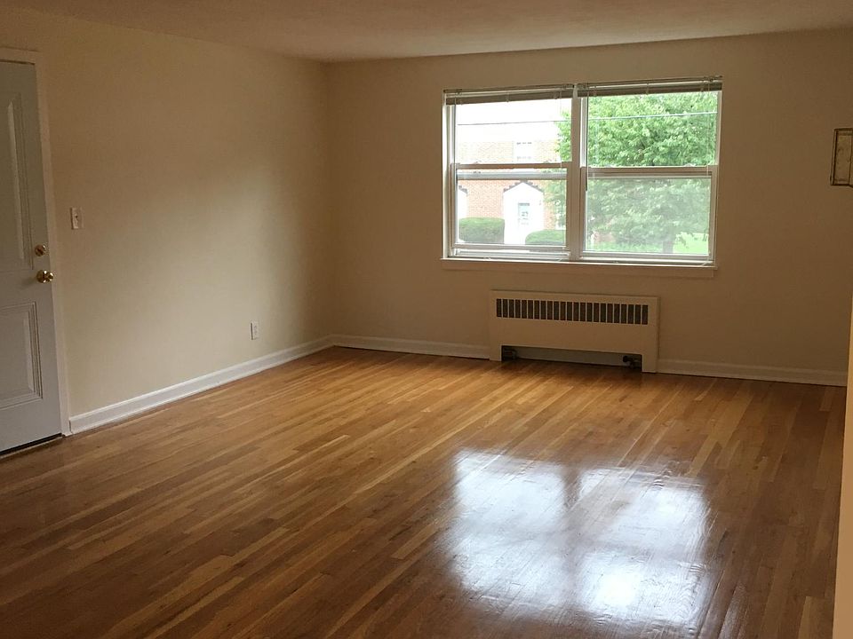 2nd image of 28 Arnold Way