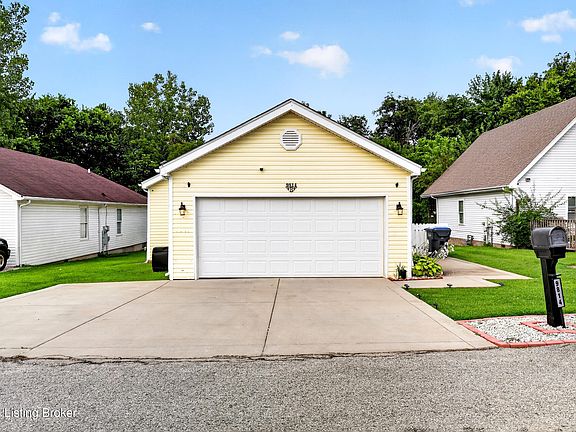 3rd image of 9814 Williamsborough Ln