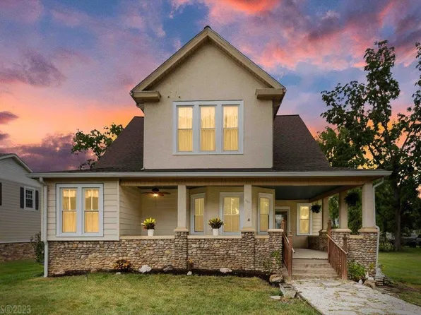 613 7th St, Radford, VA 24141