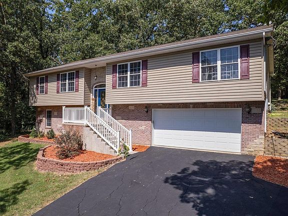 2nd image of 13143 Lakewood Dr