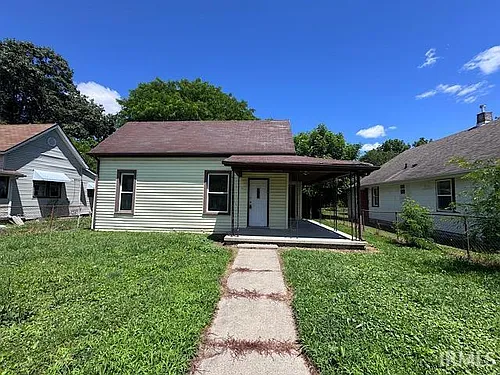 1022 W 1st St Photo 1