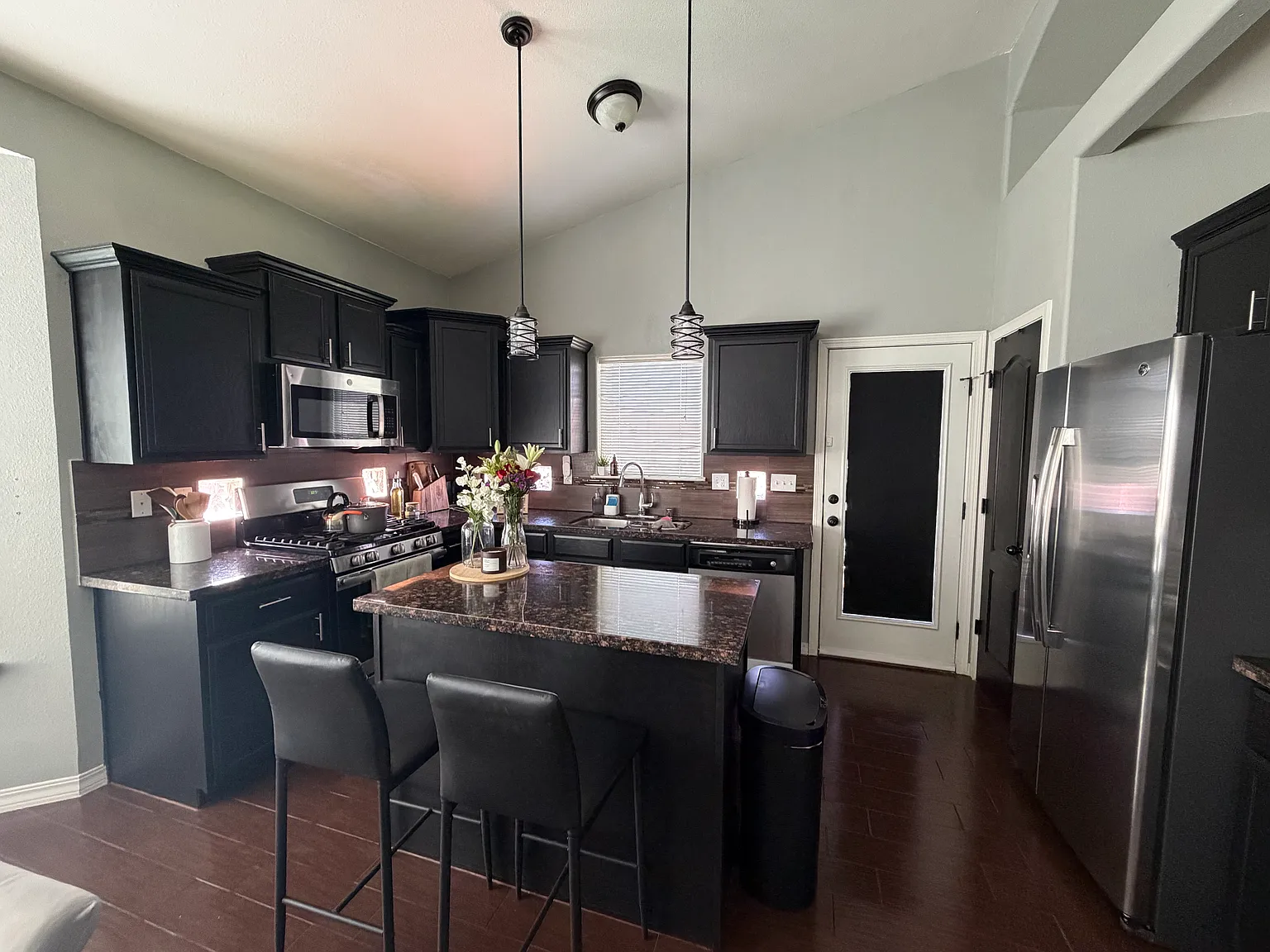 4 bed, 1575 sqft, $1,900 — Photo 4