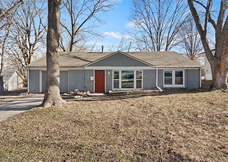 1st image of 10524 E Lake Dr