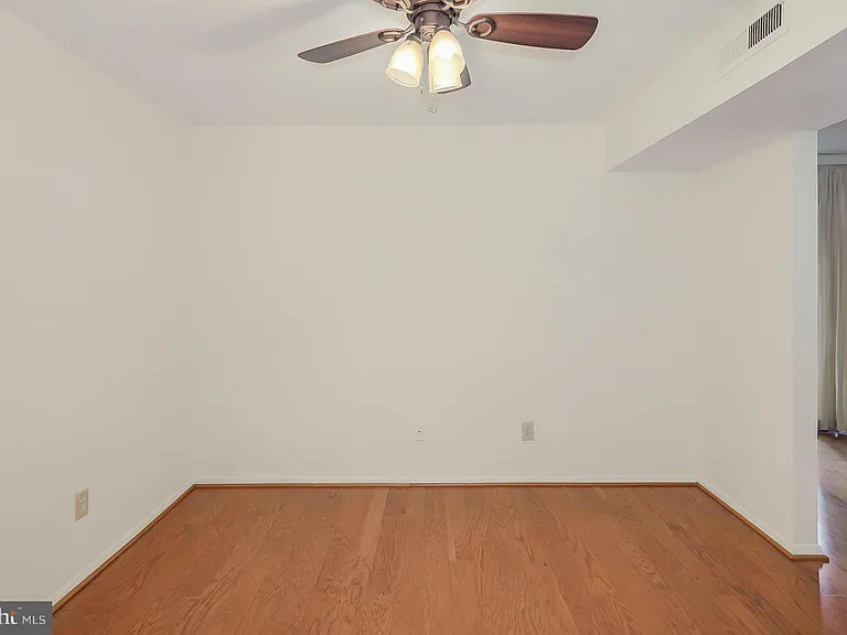 493 N Armistead St #203 — Photo 7