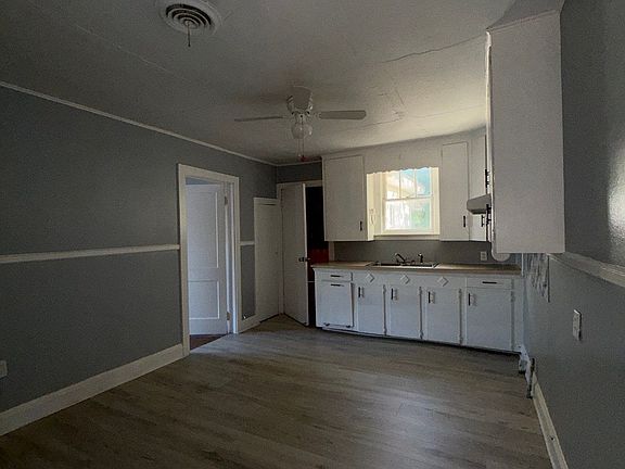 3rd image of 519 W Liberty Ave