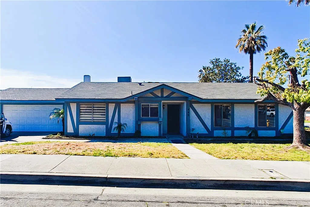 3 bed, 1459 sqft, $3,699 — Photo 1