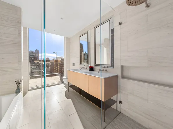 215 West 28th Street image 6 of 12