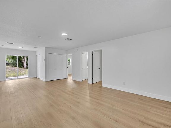 4th image of 292 S 3rd St APT A