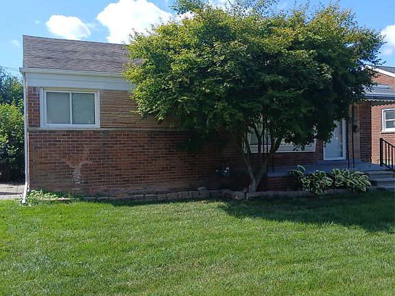 2nd image of 15070 Drake St