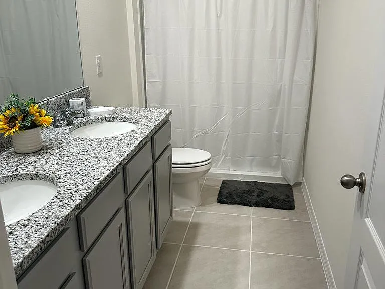 1268 Draintree St — Photo 9